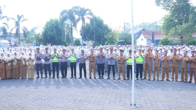 Hadir di Tengah Pelajar, Kapolres Pekalongan Tekankan Disiplin dan Karakter di SMK Muhammadiyah Kajen