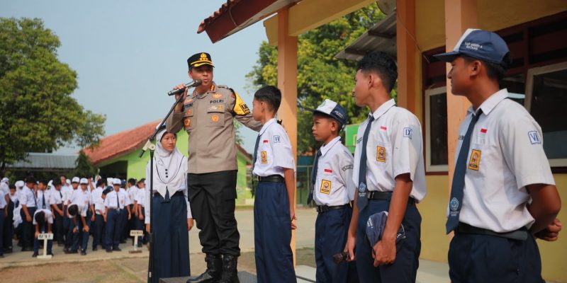 Cegah Kenakalan Remaja, Kapolresta Batang Beri Pembinaan Kepada Siswa SMPN 4