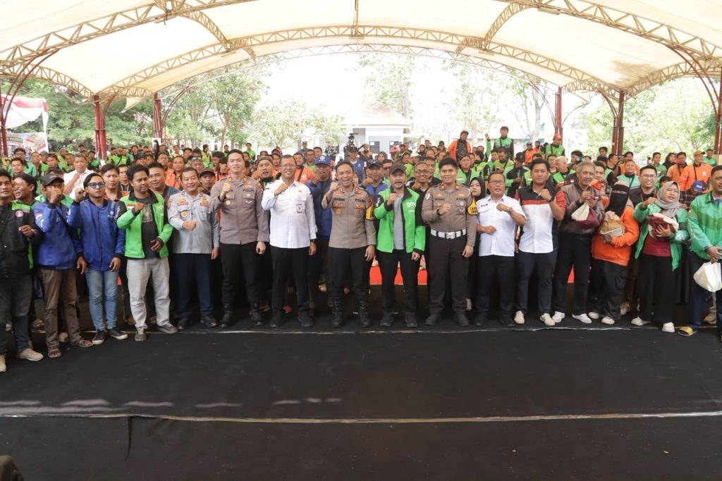 Silaturahmi Akbar Dengan Driver Ojol, Kapolres Pasuruan Sampaikan Pesan Kamtibmas Ingatkan Keselamatan