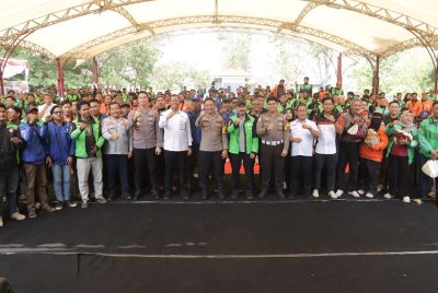 Silaturahmi Akbar Dengan Driver Ojol, Kapolres Pasuruan Sampaikan Pesan Kamtibmas Ingatkan Keselamatan