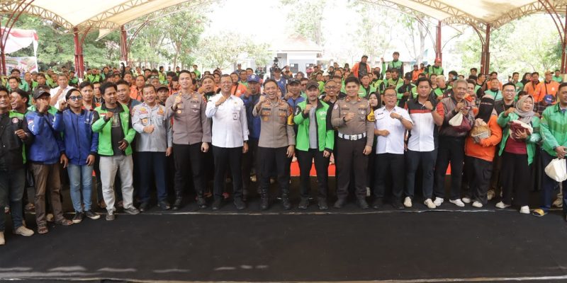 Silaturahmi Akbar Dengan Driver Ojol, Kapolres Pasuruan Sampaikan Pesan Kamtibmas Ingatkan Keselamatan