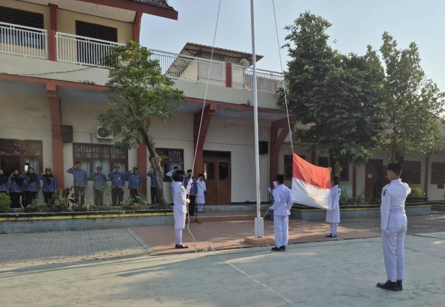 Kibarkan Sang Saka Merah Putih, SMAN 1 Pace Gelar Upacara Sumpah Pemuda Dengan Komando Patriotisme
