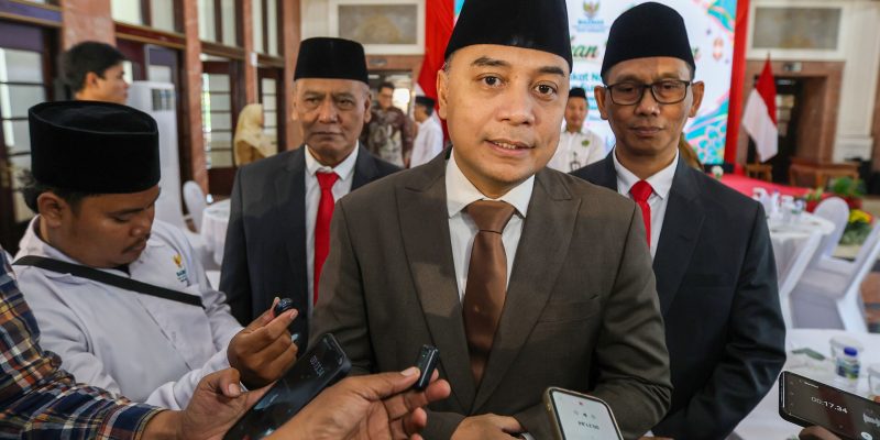 Wali Kota Eri Tegaskan Gelar Cak dan Ning Surabaya Bisa Dicabut jika Tersandung Kasus Hukum