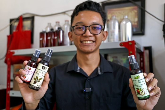 Anak Muda Kedungdoro Surabaya Sulap Dana Gen Z Jadi Bisnis Parfum dan Deodoran