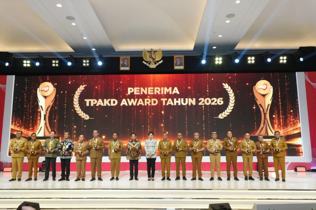 Surabaya Sabet Penghargaan TPAKD Award 2026, Perluas Akses Keuangan Lewat 7 Program Unggulan