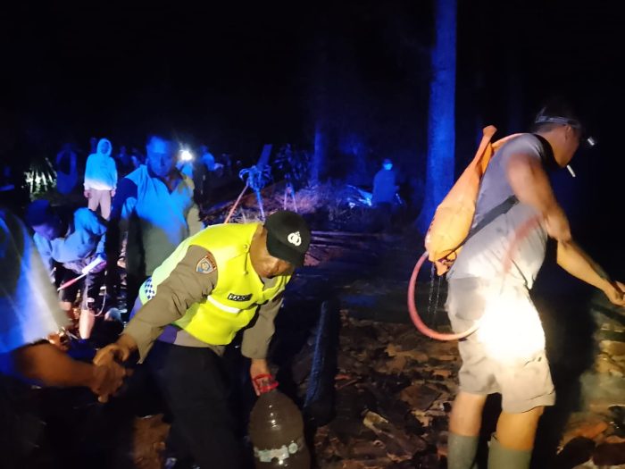 Diduga Korsleting Kulkas, Warung Kopi di Lahan Perhutani Mesoyi Talun Ludes Terbakar