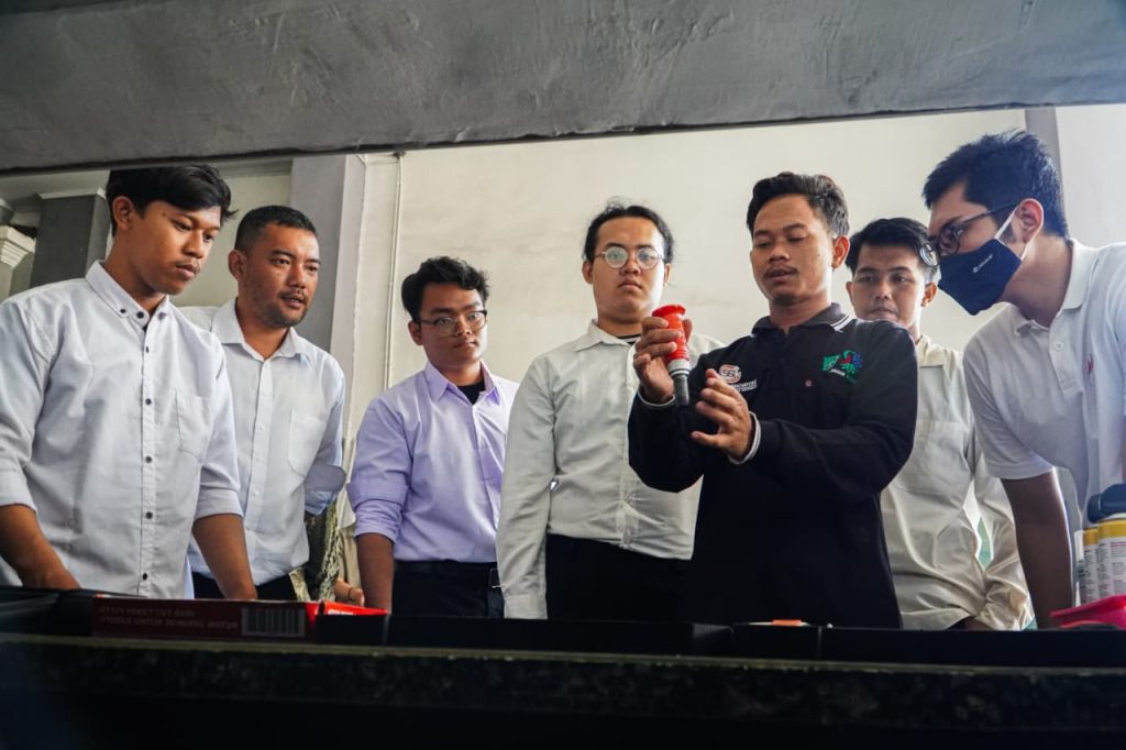 Persiapkan Hadapi Dunia Kerja, Pemkab Sidoarjo Bekali Warga Keterampilan Teknisi Sepeda Motor
