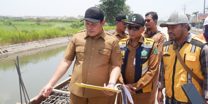 Bupati Subandi Sidak Betonisasi Jalan Kebonagung-Kemasan Krian, Pembetonan Siap