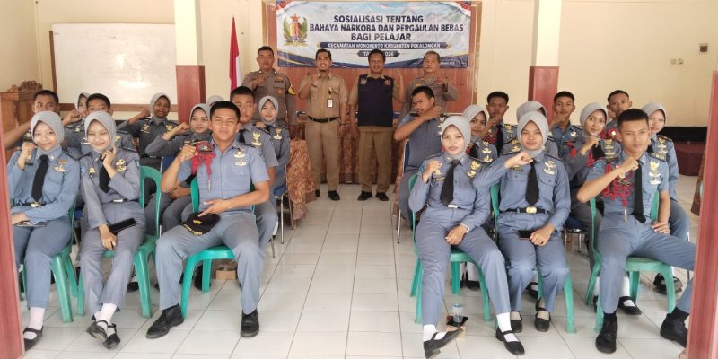 Sayangi Masa Depan, Puluhan Pelajar SMK Wira Bahari Diberi Pembekalan Bahaya Narkoba oleh Polsek Wiradesa