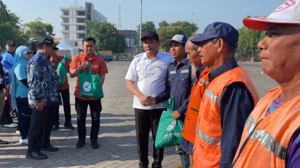 Bupati Subandi Tegaskan Digitalisasi Parkir Sidoarjo, Jukir Nakal Terancam Diberhentikan