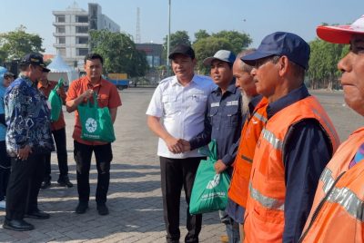 Bupati Subandi Tegaskan Digitalisasi Parkir Sidoarjo, Jukir Nakal Terancam Diberhentikan