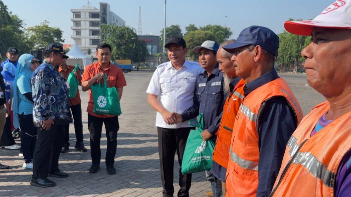 Bupati Subandi Tegaskan Digitalisasi Parkir Sidoarjo, Jukir Nakal Terancam Diberhentikan