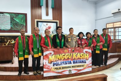 Wujud Nyata Polisi Bersama Masyarakat, Kapolresta Batang Hadiri Kegiatan Minggu Kasih di GKJ Batang