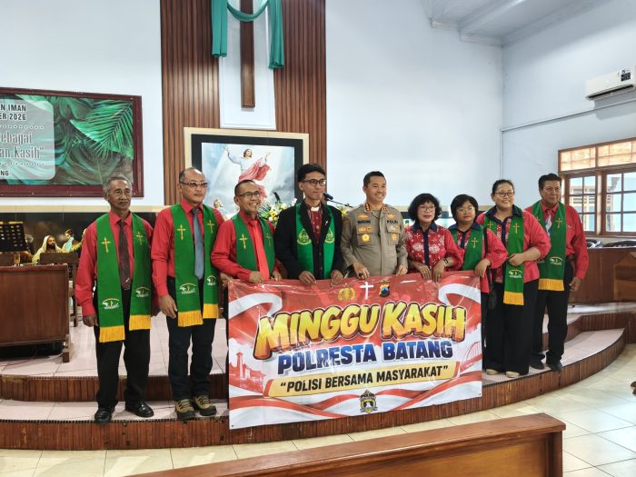 Wujud Nyata Polisi Bersama Masyarakat, Kapolresta Batang Hadiri Kegiatan Minggu Kasih di GKJ Batang