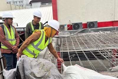 Sidak Gedung Mawar Merah Putih RSUD R.T. Notopuro, Mimik Idayana Pastikan Proyek Rp 8,6 Miliar Sesuai Spesifikasi