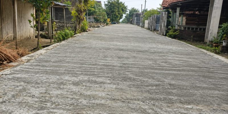 Proyek PISEW Rp 500 Juta di Lamongan Disorot, Warga Pertanyakan Mutu Beton dan Transparansi