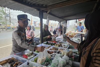 KAPOLRES LUBUK LINGGAU TURUN LANGSUNG  KELAPANGAN SAMBANGI PELAKU UMKM