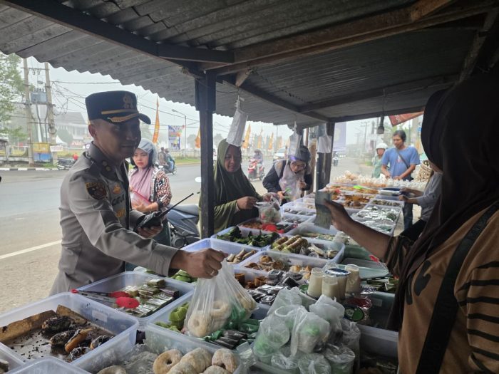 KAPOLRES LUBUK LINGGAU TURUN LANGSUNG  KELAPANGAN SAMBANGI PELAKU UMKM